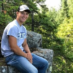 Meet your Posher, Dustin